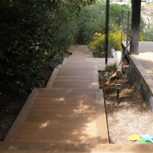 Escalier bois et plateaux bois, terrasse bois