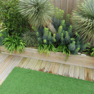 Jardinière bois - terrasse bois et jardin paysagé