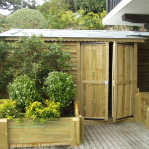 Abris de jardin bois et jardinière bois