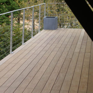 Terrasse bois exotique et garde corps inox