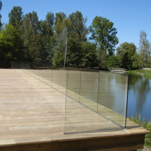 Terrasse bois sur pilotis Chateau Larrivet Haut Brion - Pessac Léognan